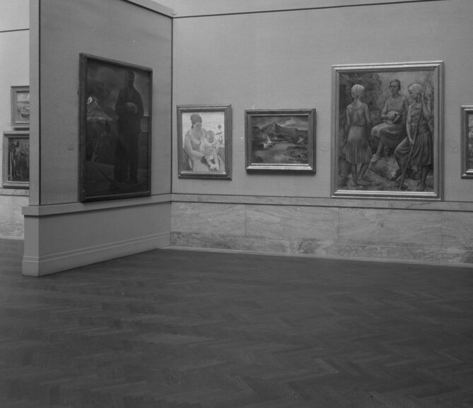 1932_foto_Contemporary_Italian_Paintings_Cleveland.jpg