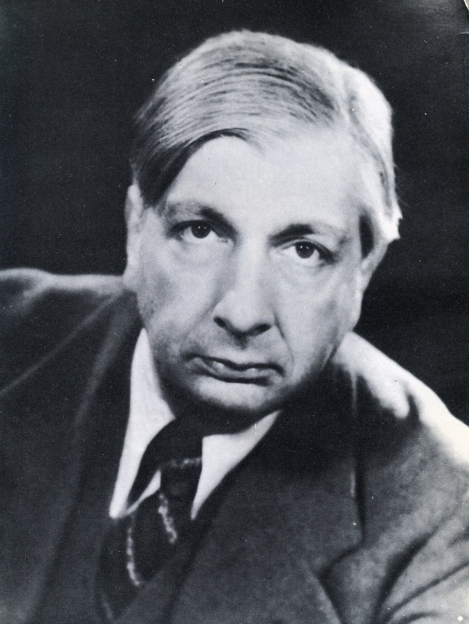 de Chirico Giorgio ritratto da  Man Ray 1930 ca..jpg